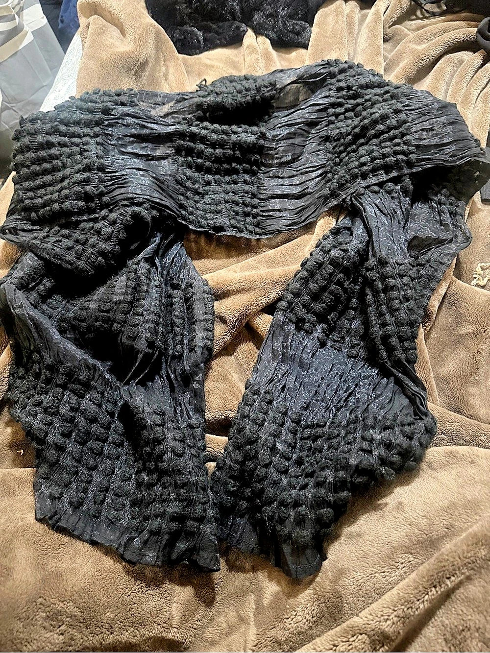 Old Navy Textured Fringe Scarf in Black